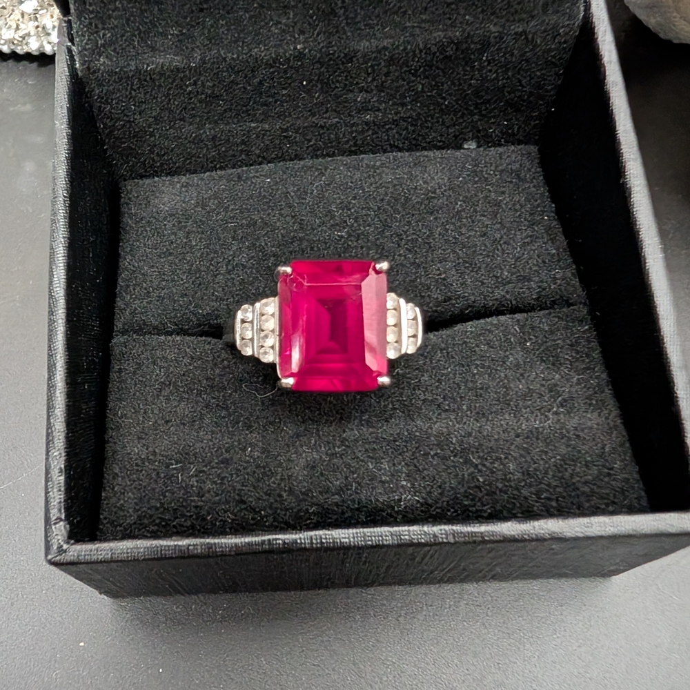 Elegant Silver and Red Gemstone Ring